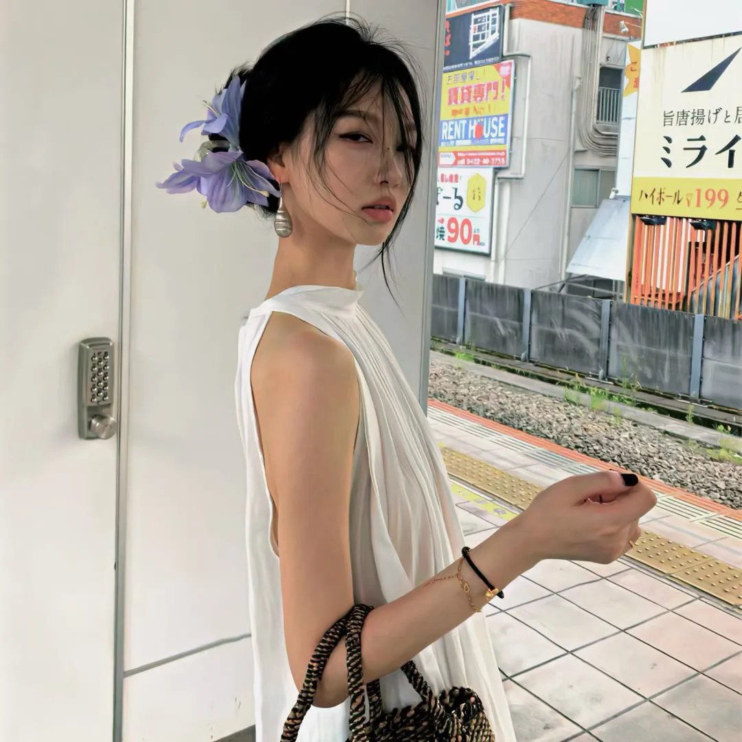 下山后，绝世美女非要拜我为师